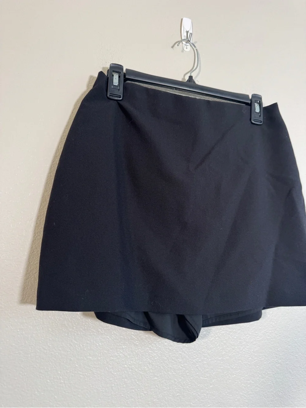 Abercrombie & Fitch Scarlett Mini Skort Ultra High Rise Curve Love in Black - M